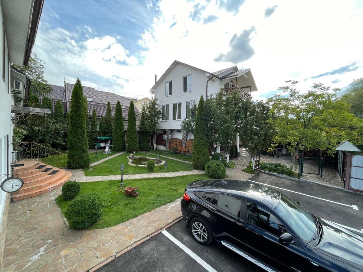 Apartments With Kitchen And Garden Kyiv Exterior photo